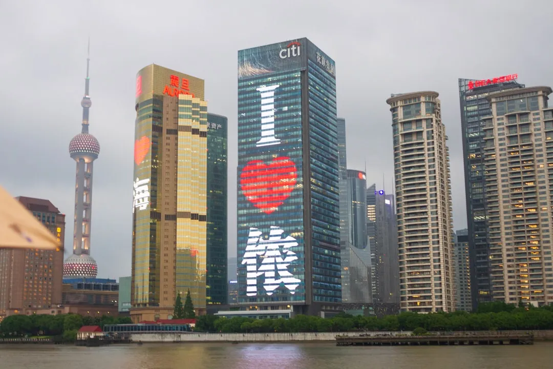 2024年重庆配音服务市场趋势:本地化制作的成本与效率分析